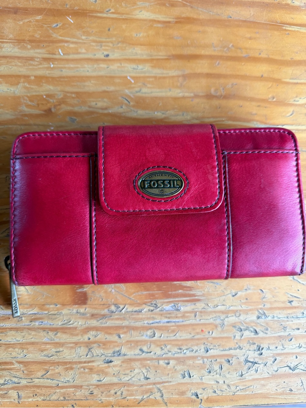 Fossil Women's red Leather Zip Wallet
